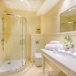 Hotel Emerald